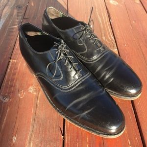 9D vintage Florsheim Imperial black plain toe oxfords balmorals.